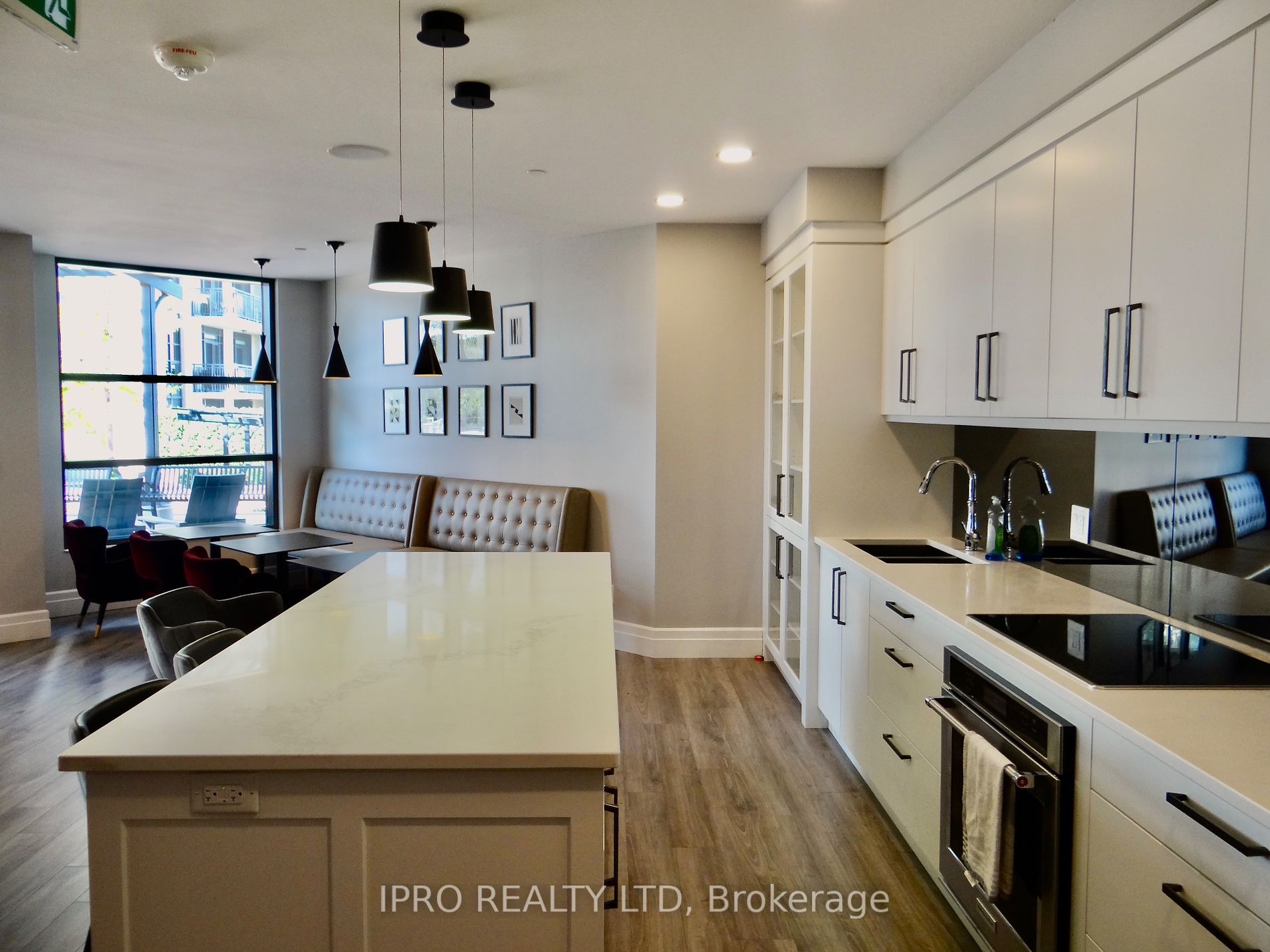 155 Caroline St S, #608