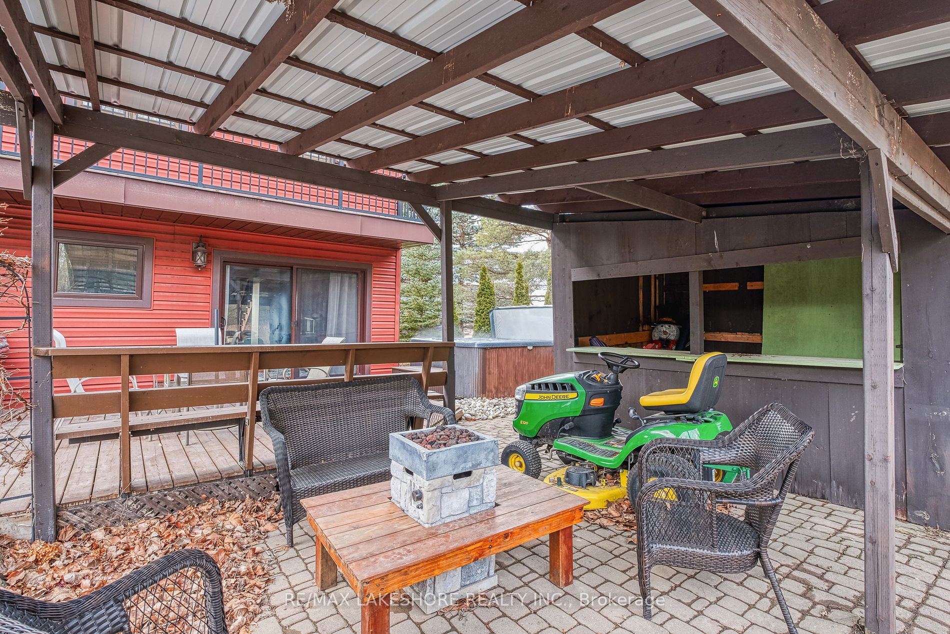 2493 CASTLE HILL Drive