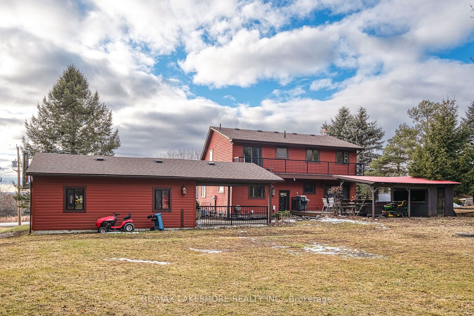 2493 CASTLE HILL Drive