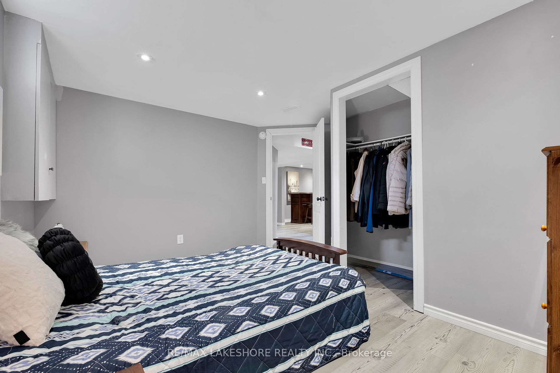 2493 CASTLE HILL Drive
