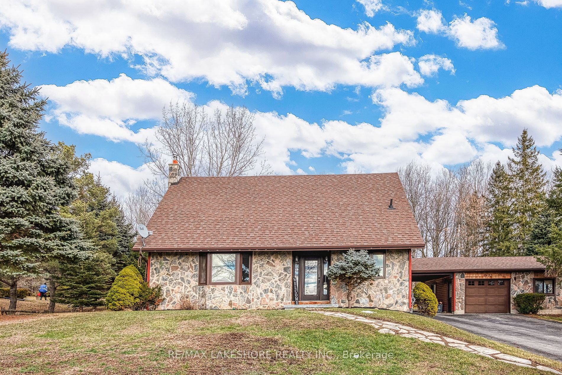 2493 CASTLE HILL Drive