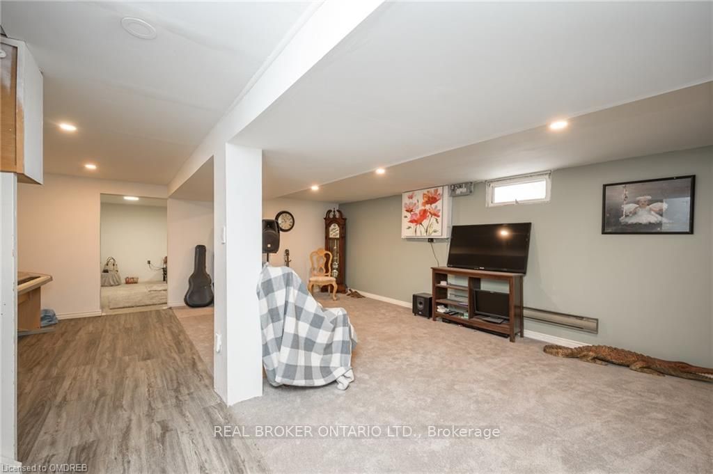1303 Highway 3 E