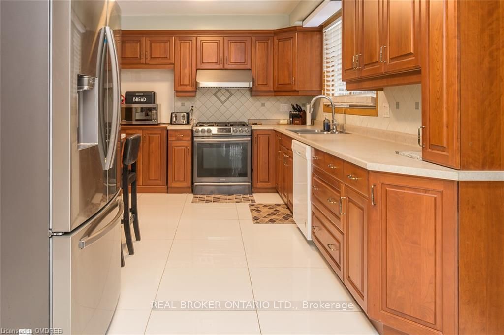 1303 Highway 3 E