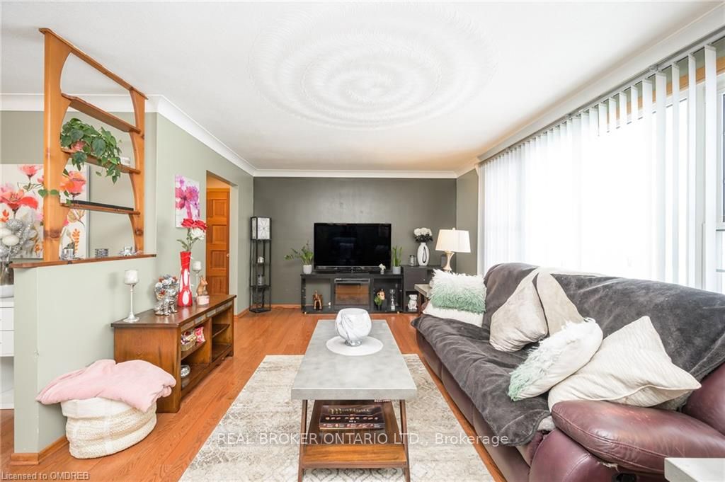 1303 Highway 3 E