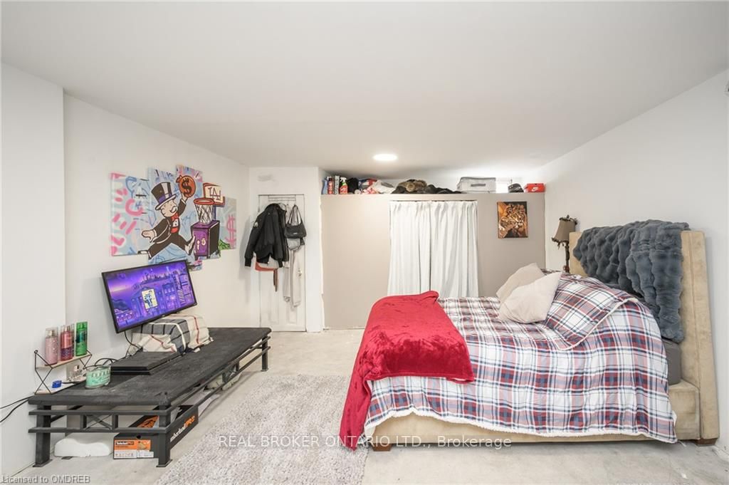 1303 Highway 3 E