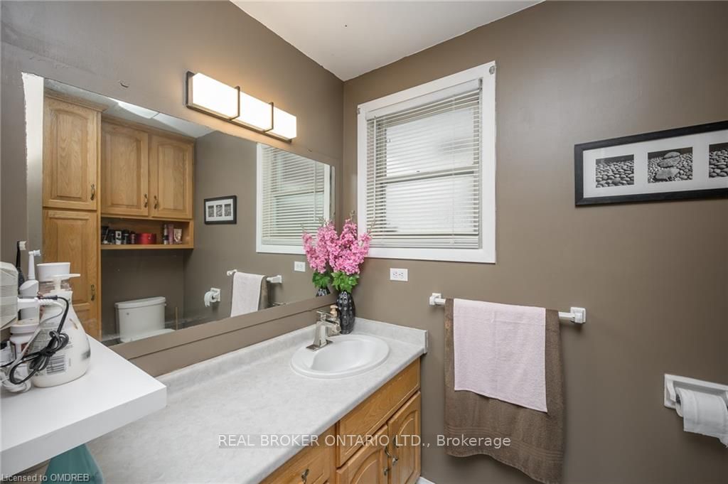 1303 Highway 3 E
