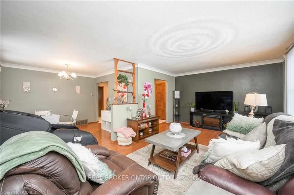 1303 Highway 3 E