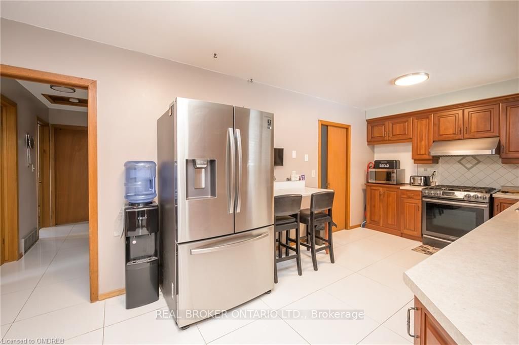 1303 Highway 3 E