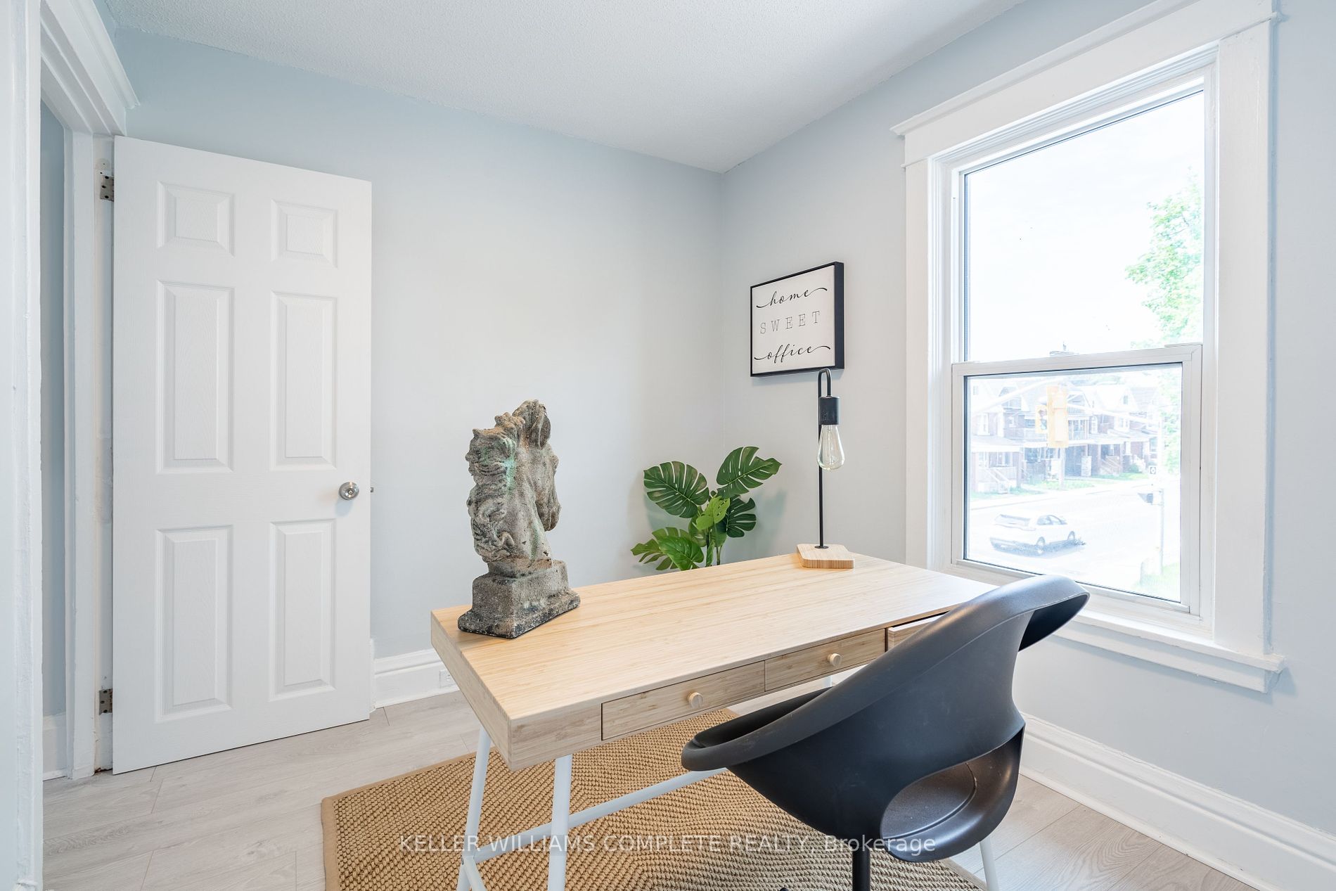 36 Barnesdale Ave N