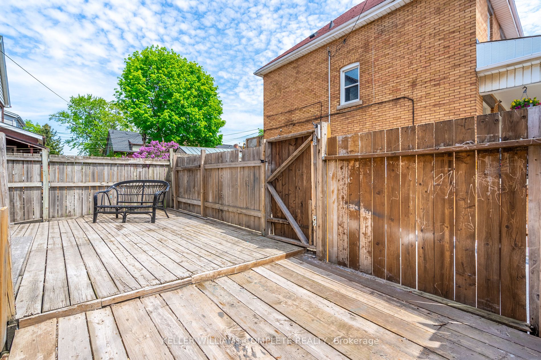 36 Barnesdale Ave N