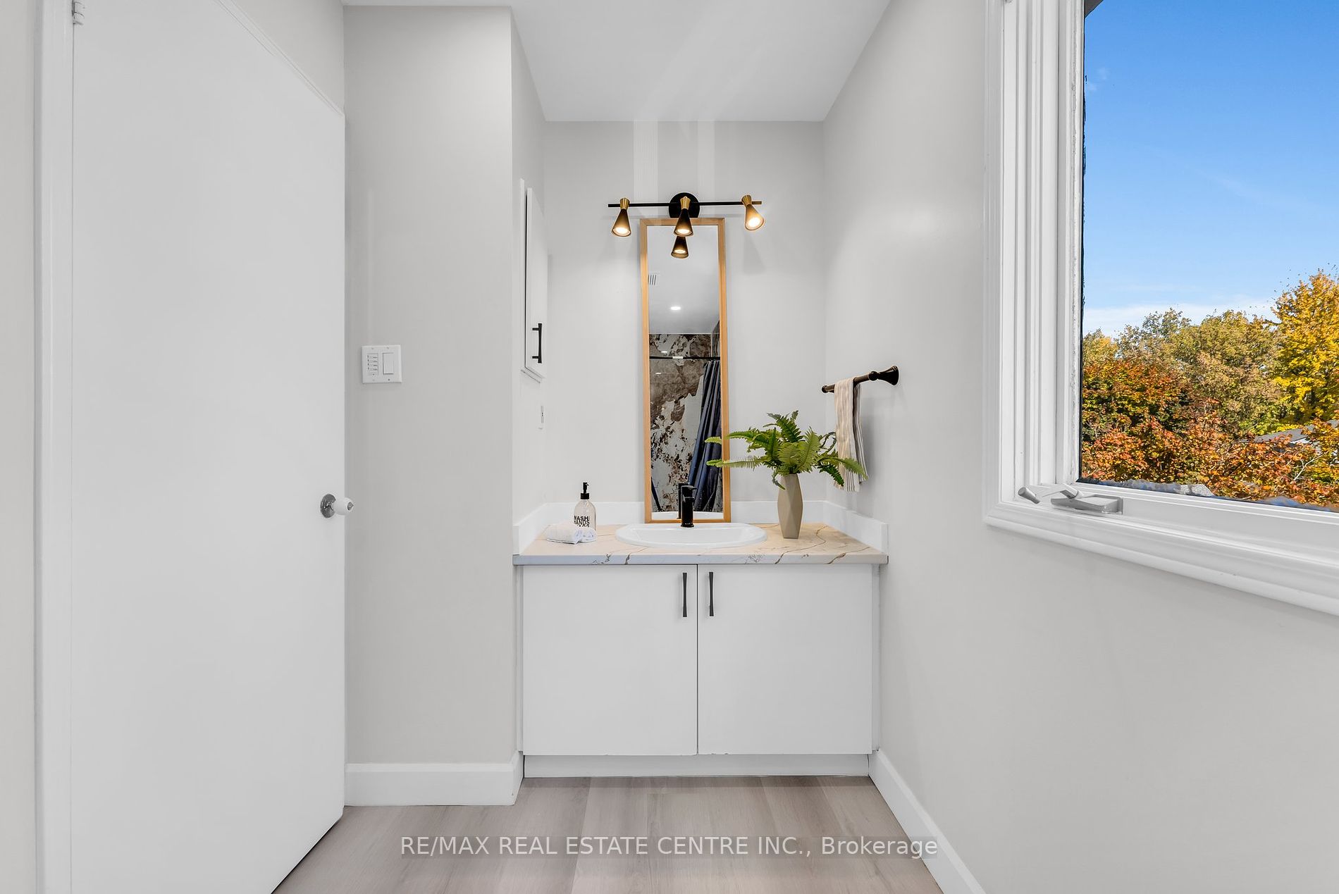 107 Middlemiss Cres