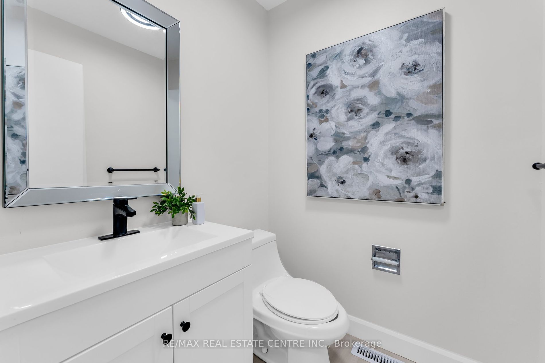 107 Middlemiss Cres