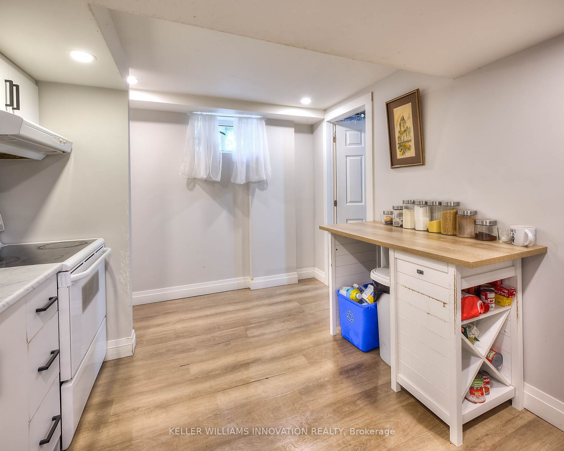 457 Highland Road E