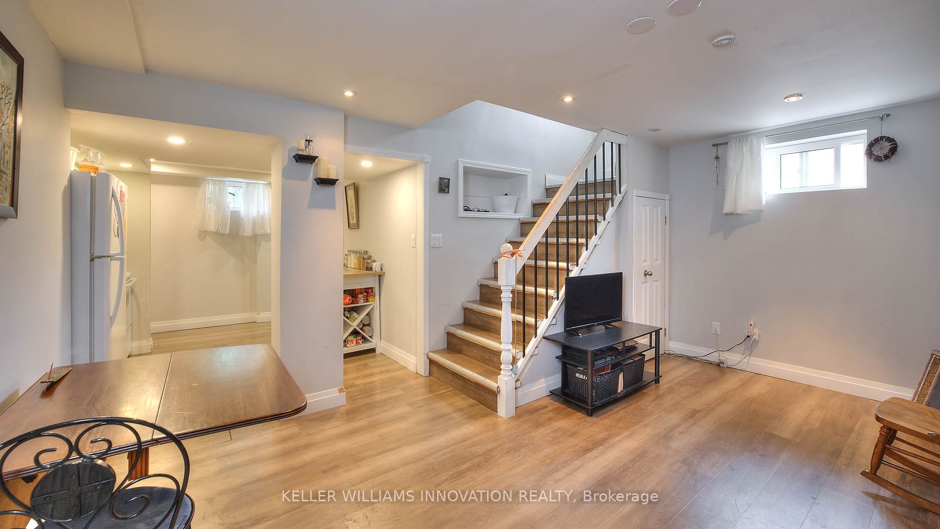 457 Highland Road E