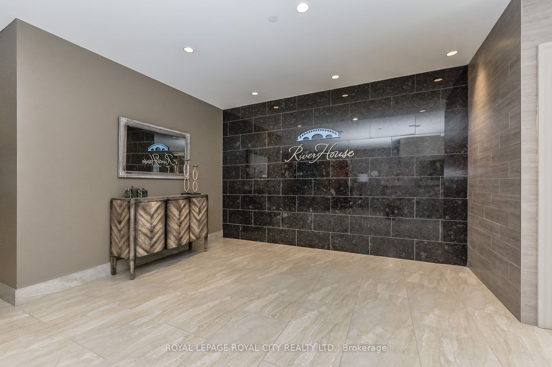 160 Macdonell Street, #1206