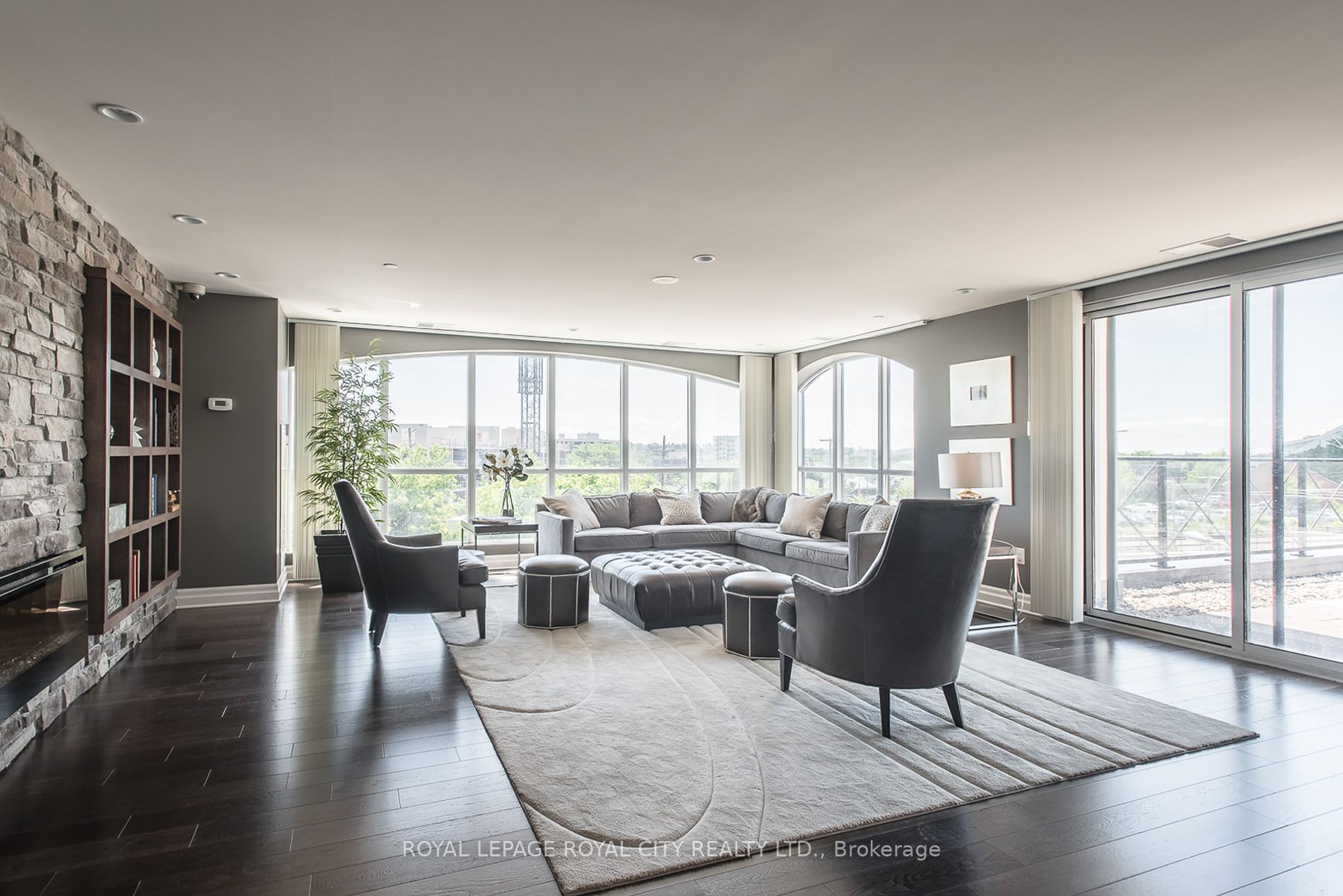 160 Macdonell Street, #1206