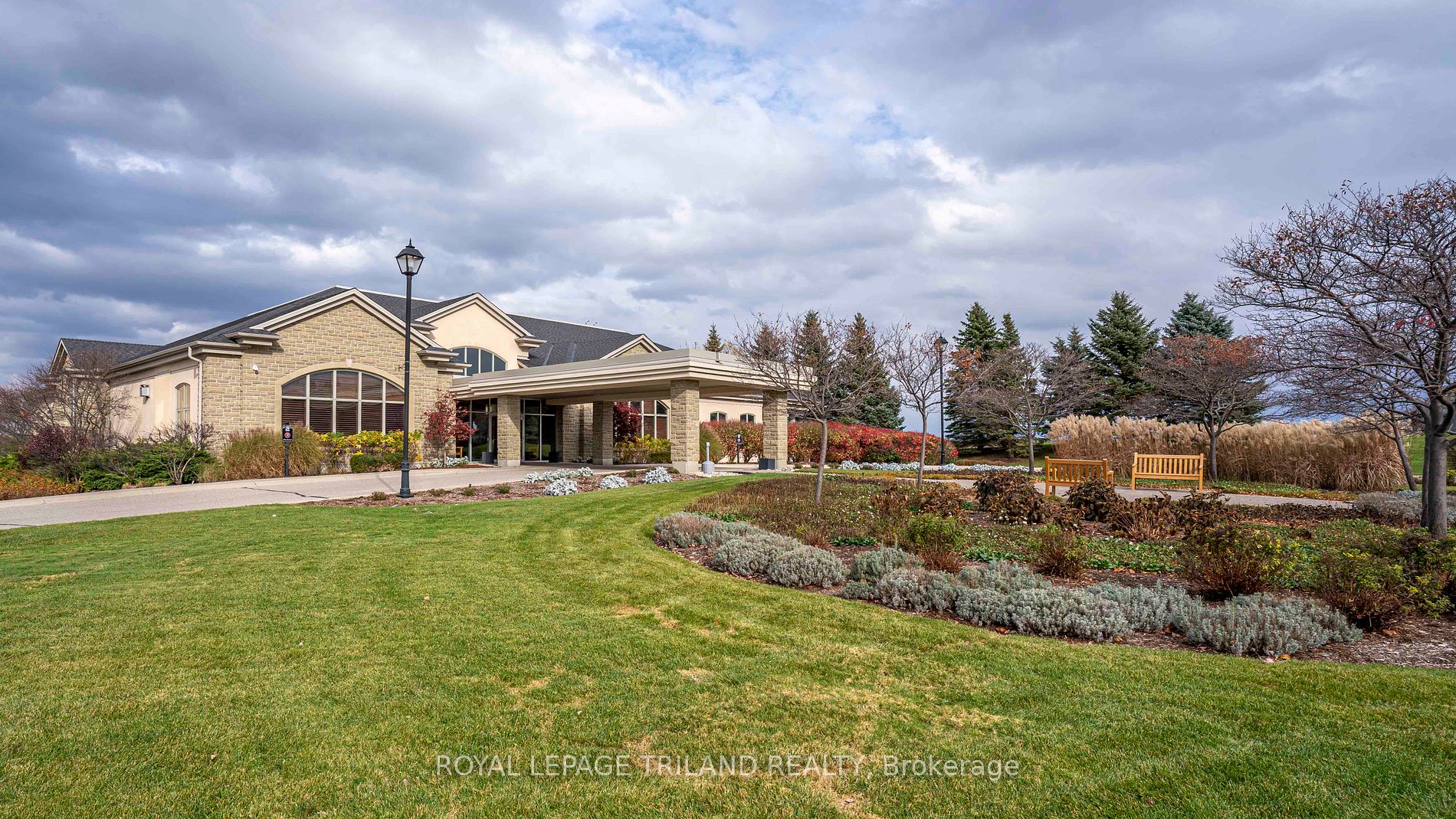 2407 Moe Norman Way