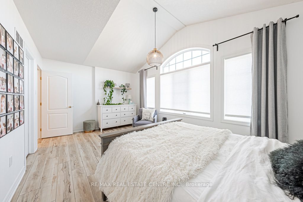 12 Wills Cres