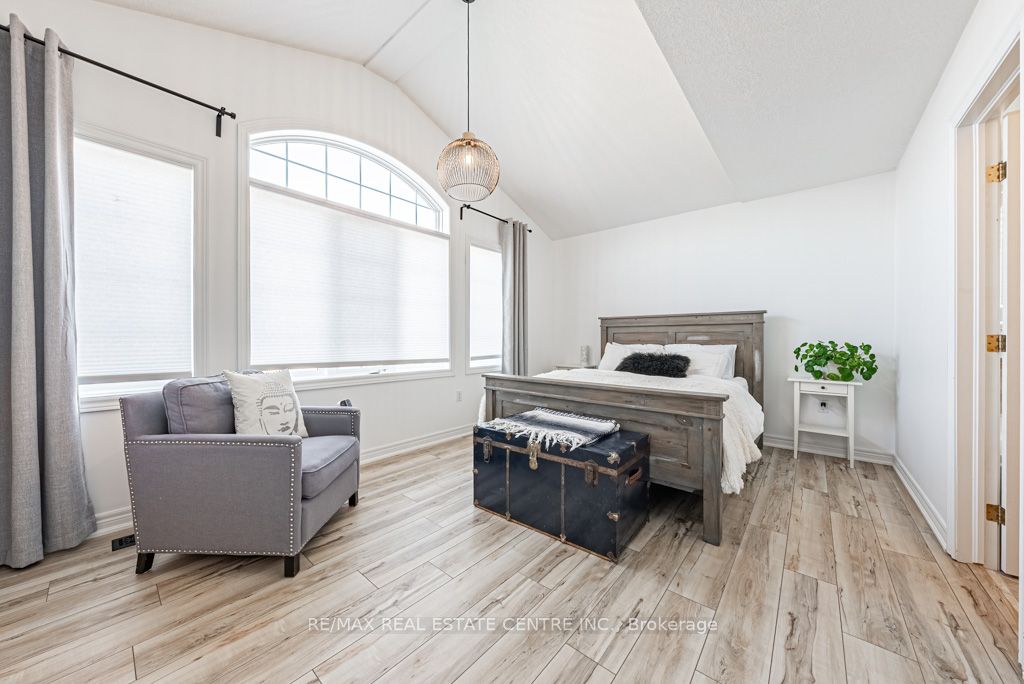12 Wills Cres