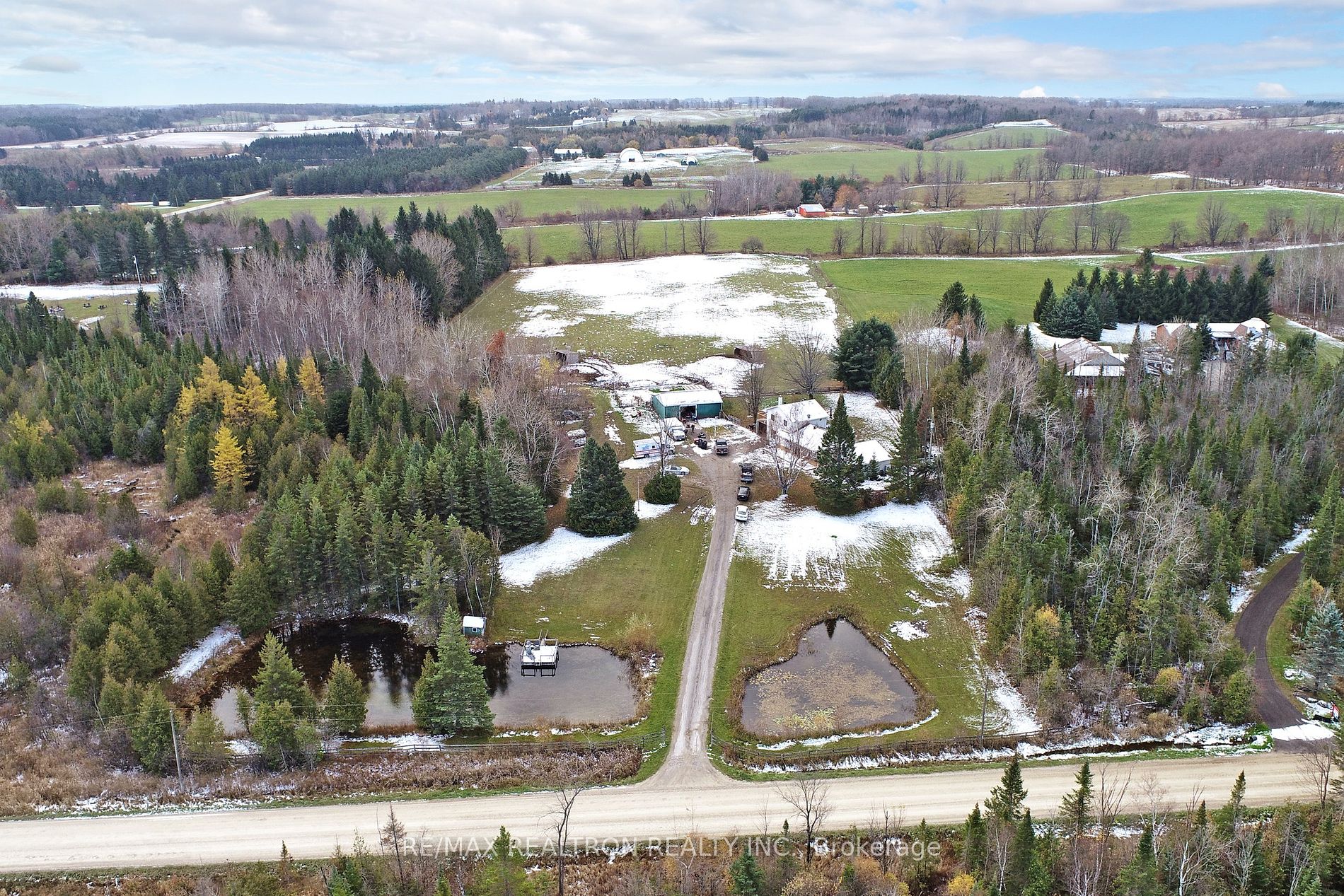 486106 30 Side Road