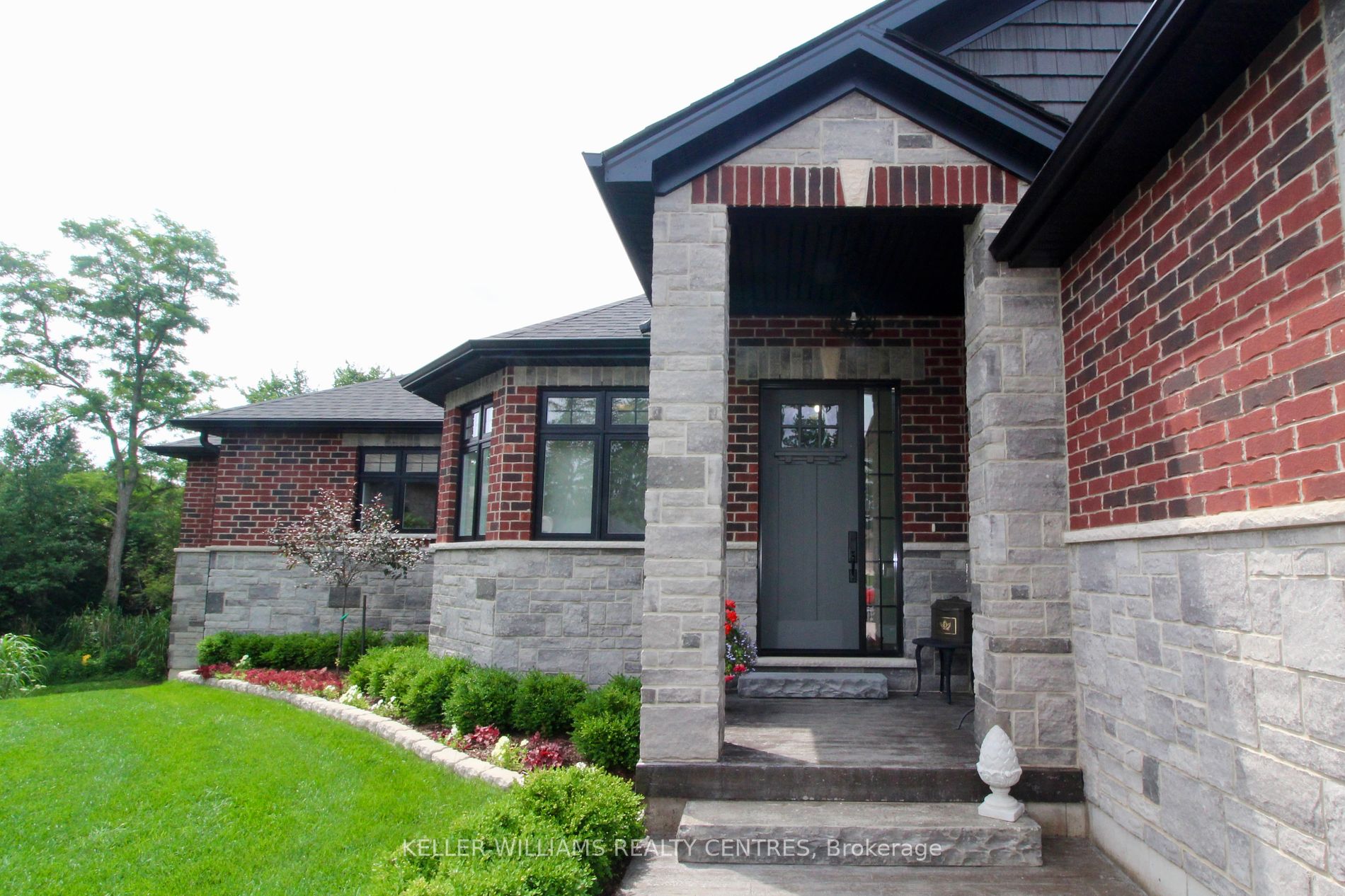 220 Djay Cres