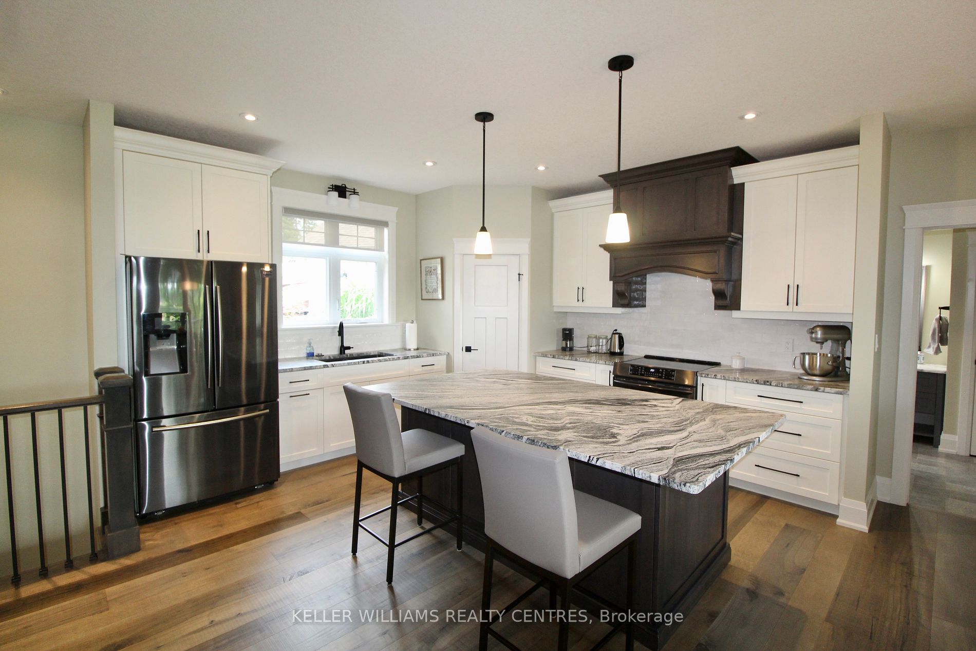 220 Djay Cres