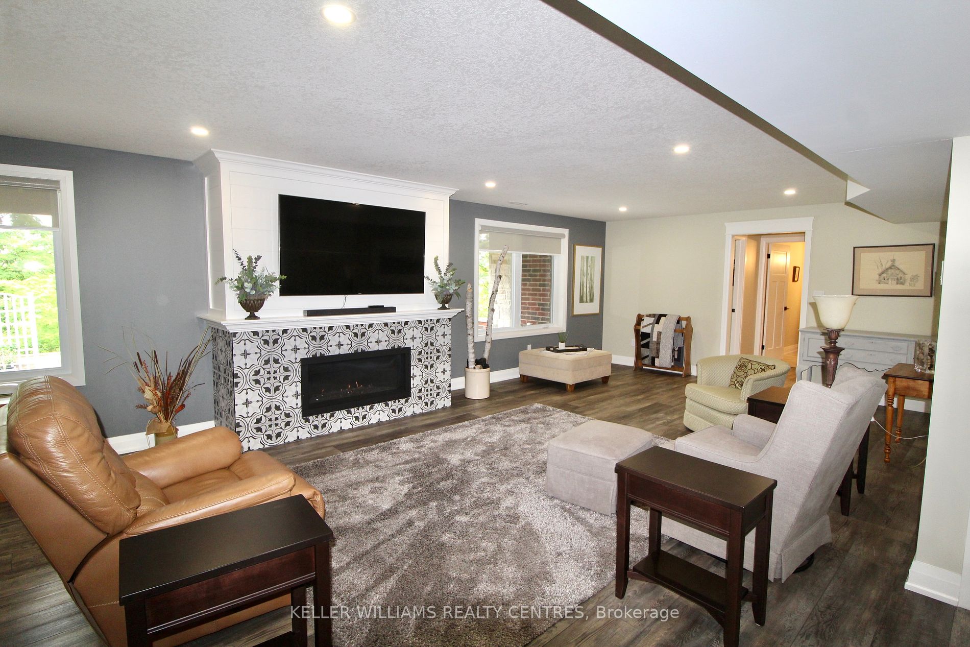 220 Djay Cres