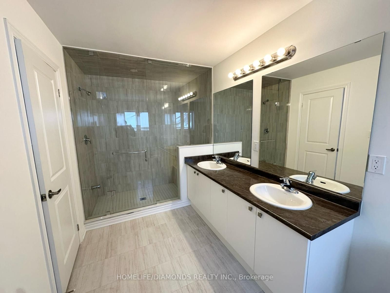 31 SAPPHIRE Way
