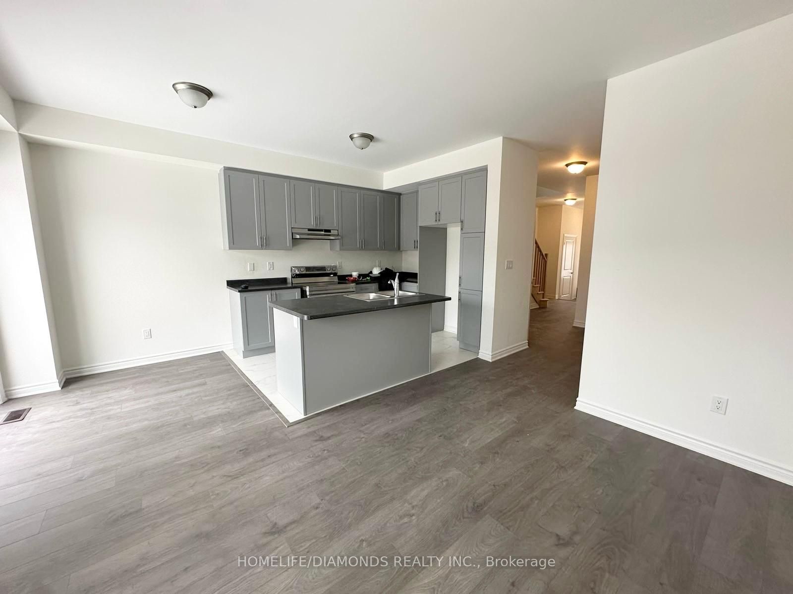 31 SAPPHIRE Way