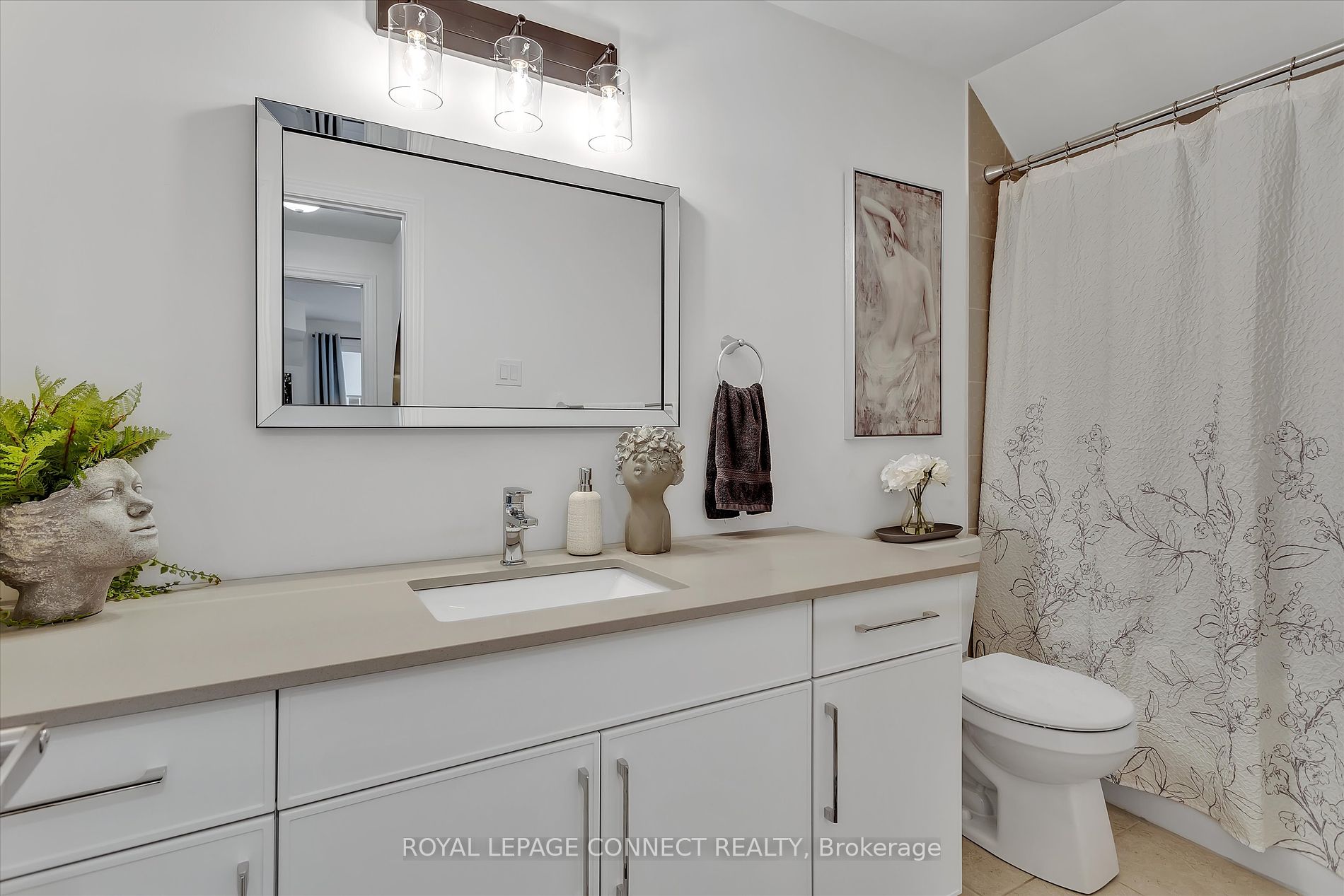 17 Lakewood Crescent #32