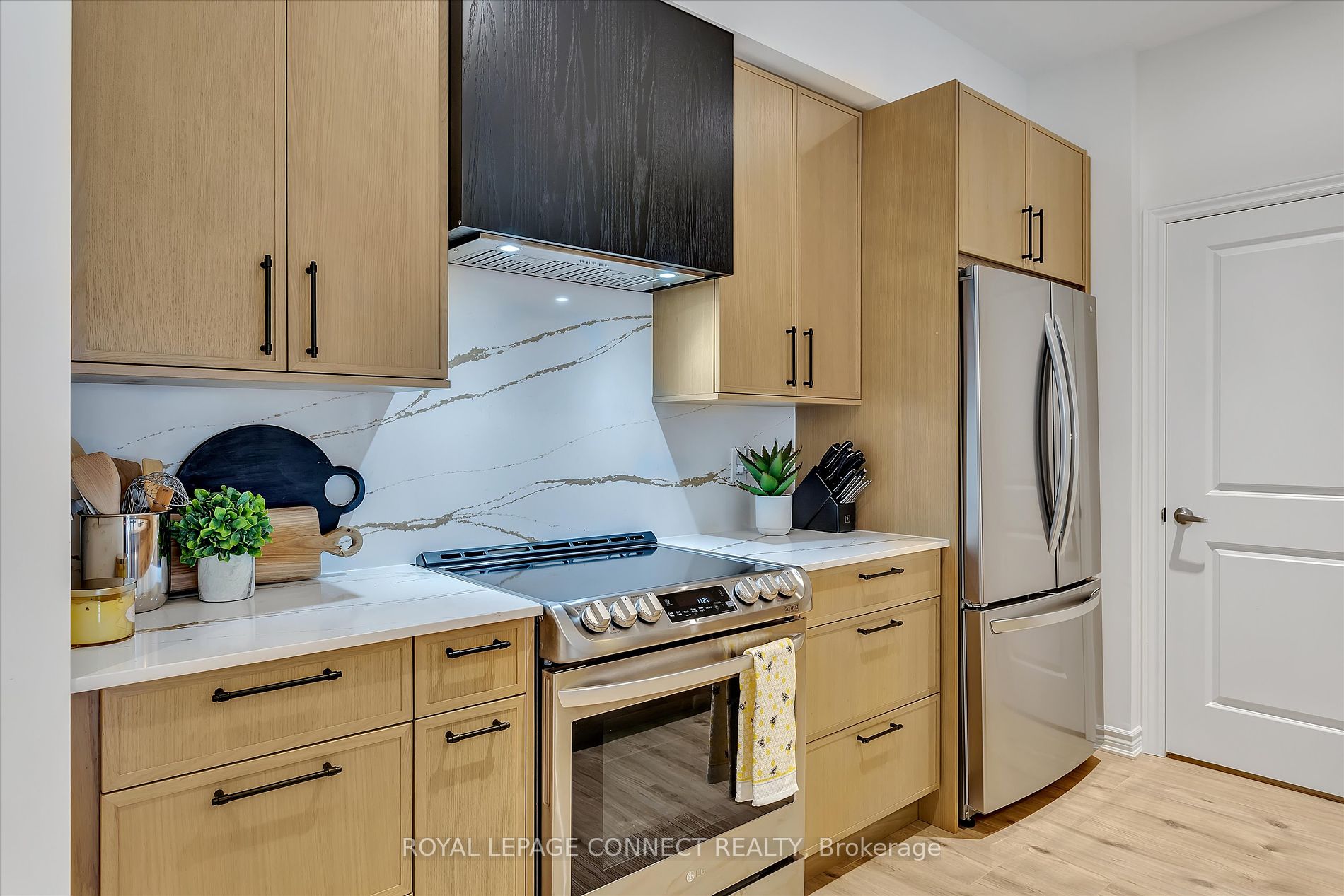 17 Lakewood Crescent #32