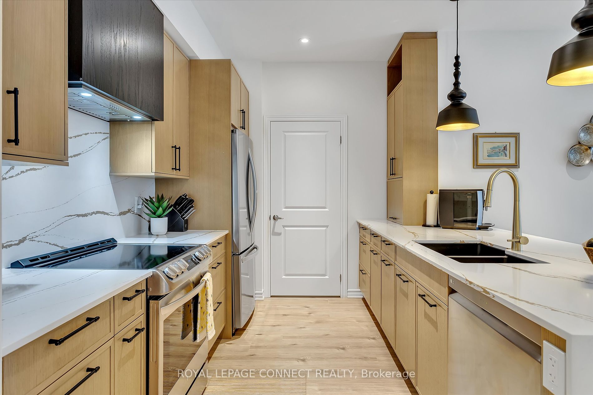 17 Lakewood Crescent #32