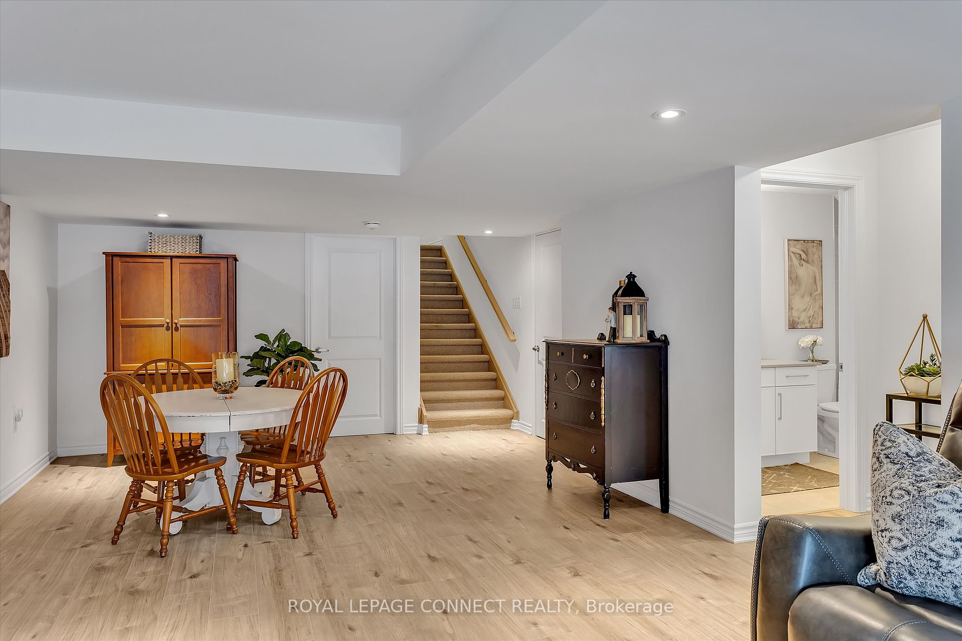 17 Lakewood Crescent #32