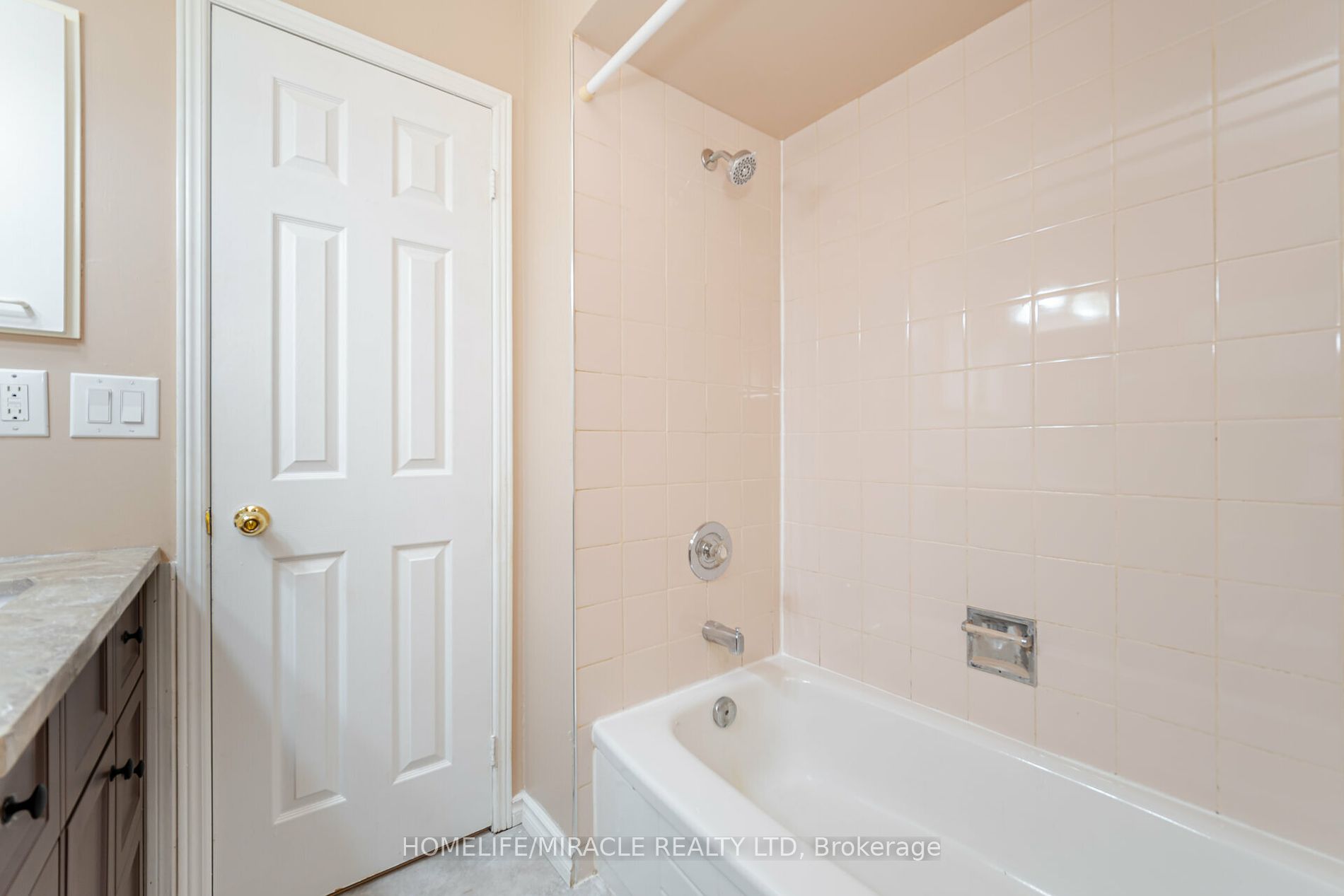 2 Huntingwood Ave, #24