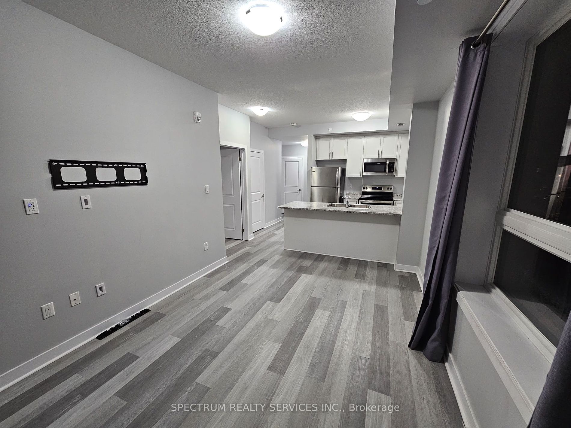 101 Shoreview Pl, #221