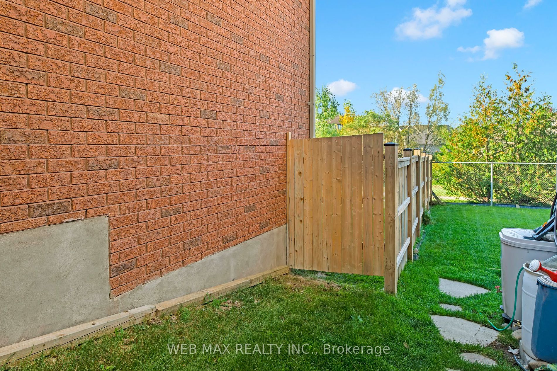 204 Kingfisher Avenue
