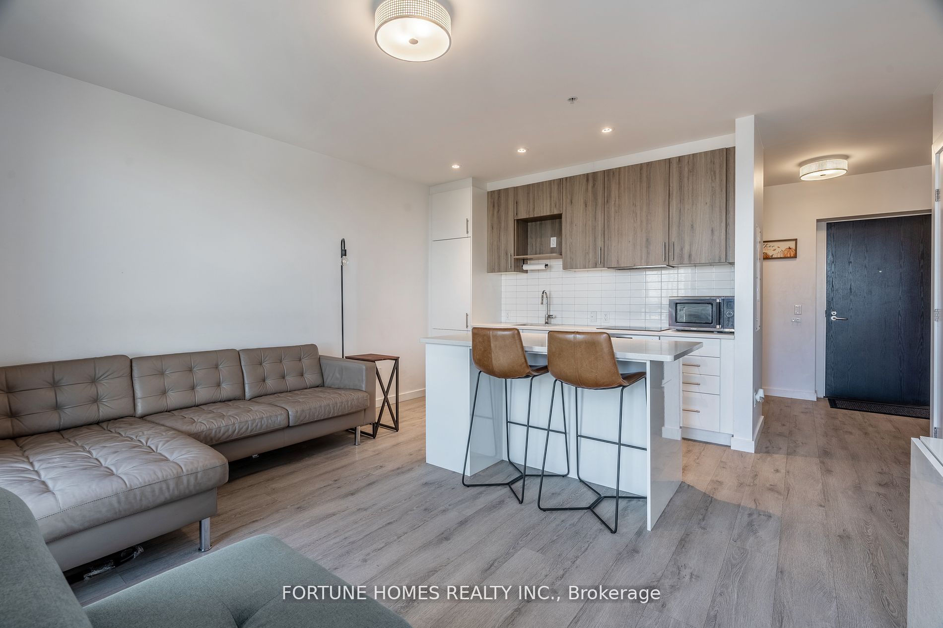181 King Street S, #1712