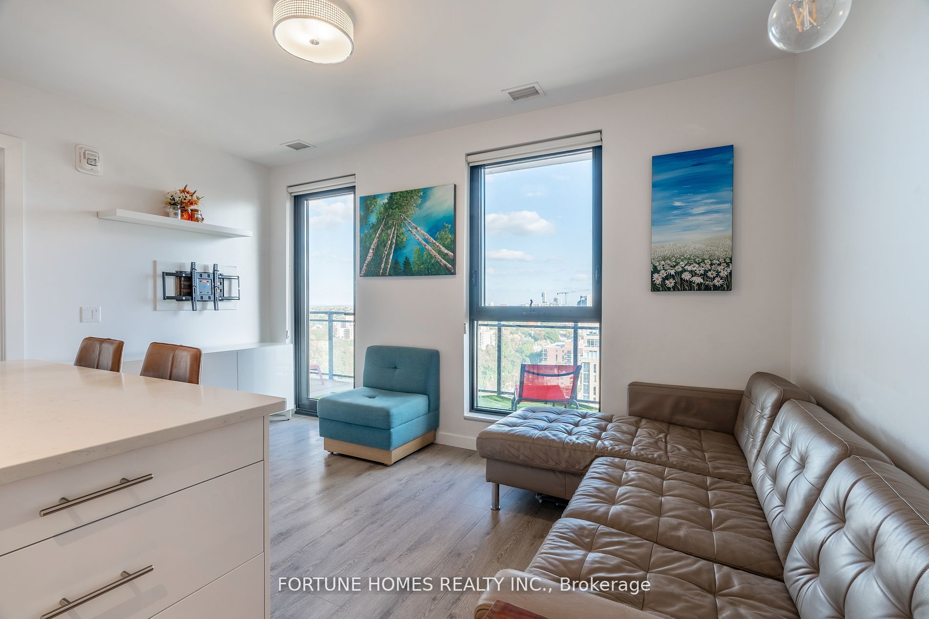 181 King Street S, #1712