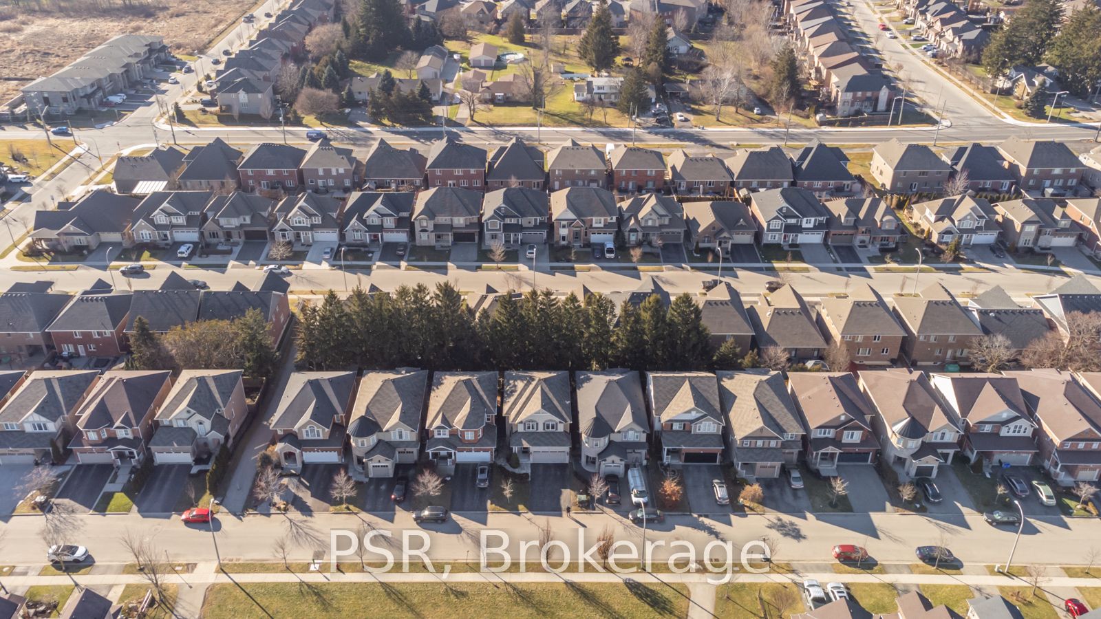 77 Peer Crt