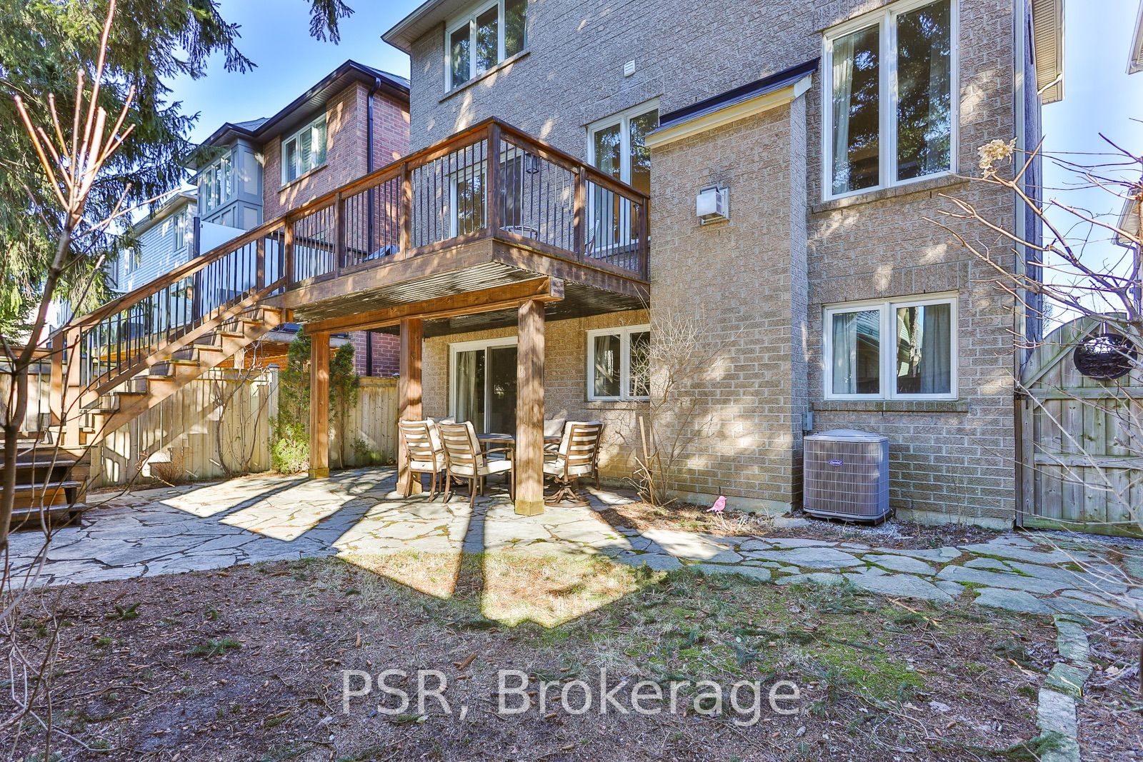 77 Peer Crt