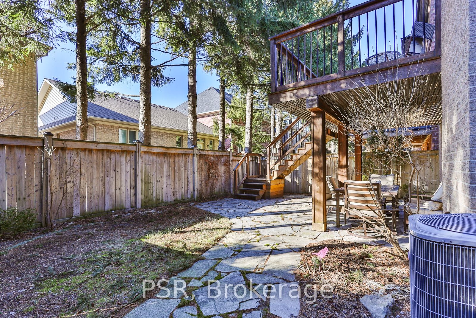 77 Peer Crt