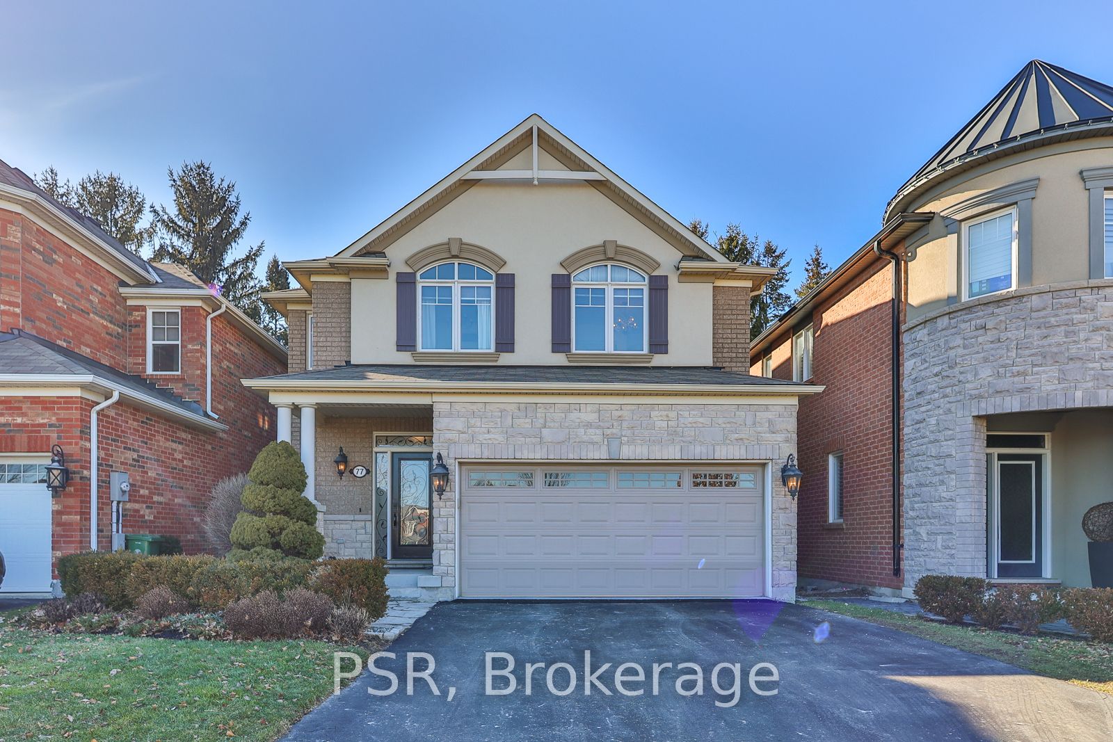 77 Peer Crt