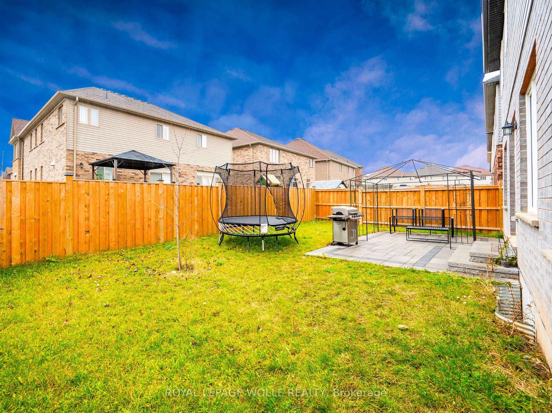 751 Wood Lily Street E