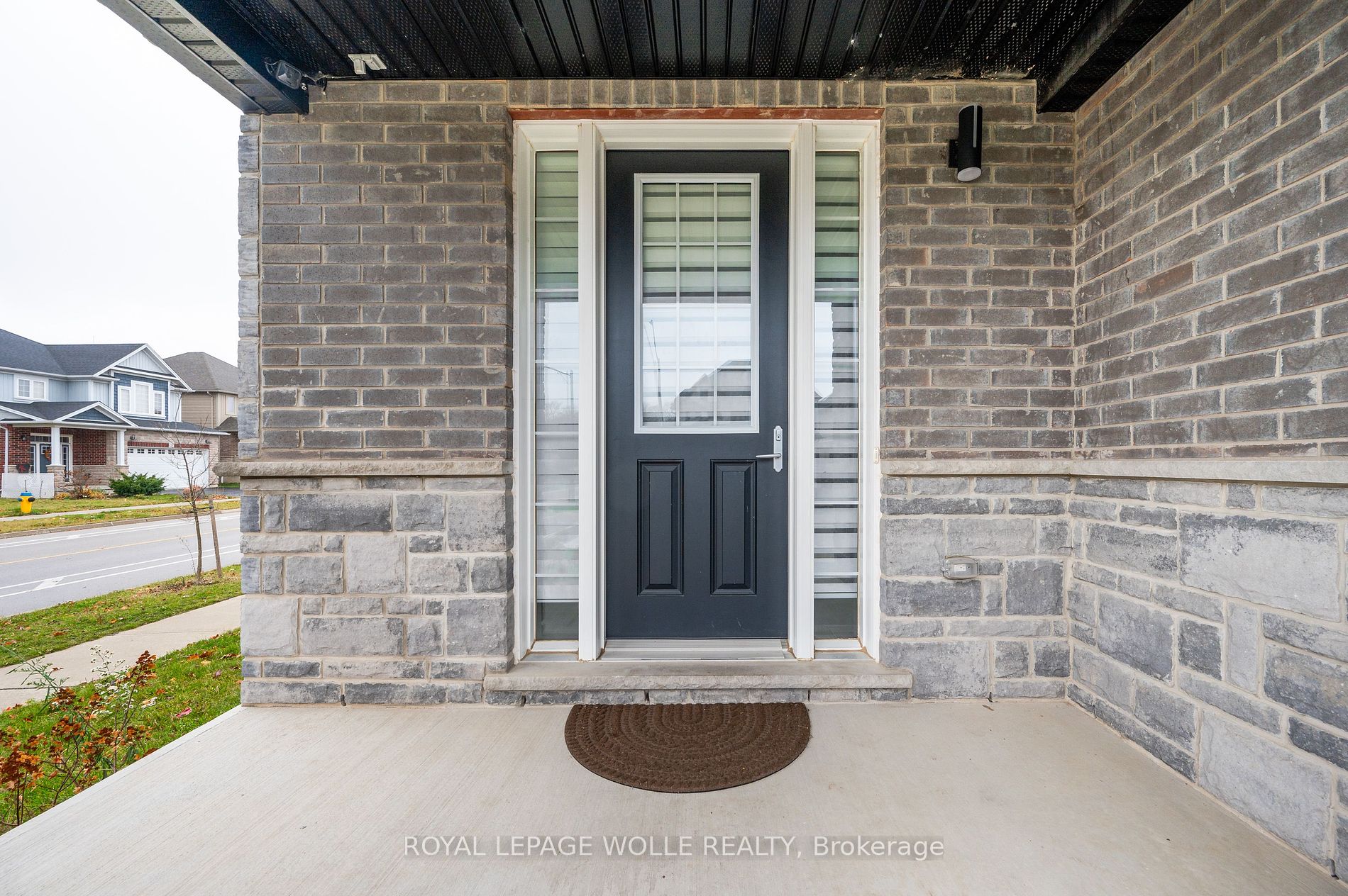 751 Wood Lily Street E