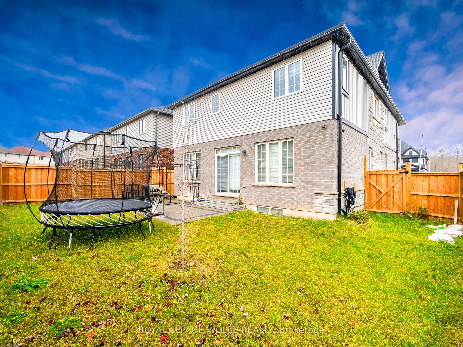 751 Wood Lily Street E