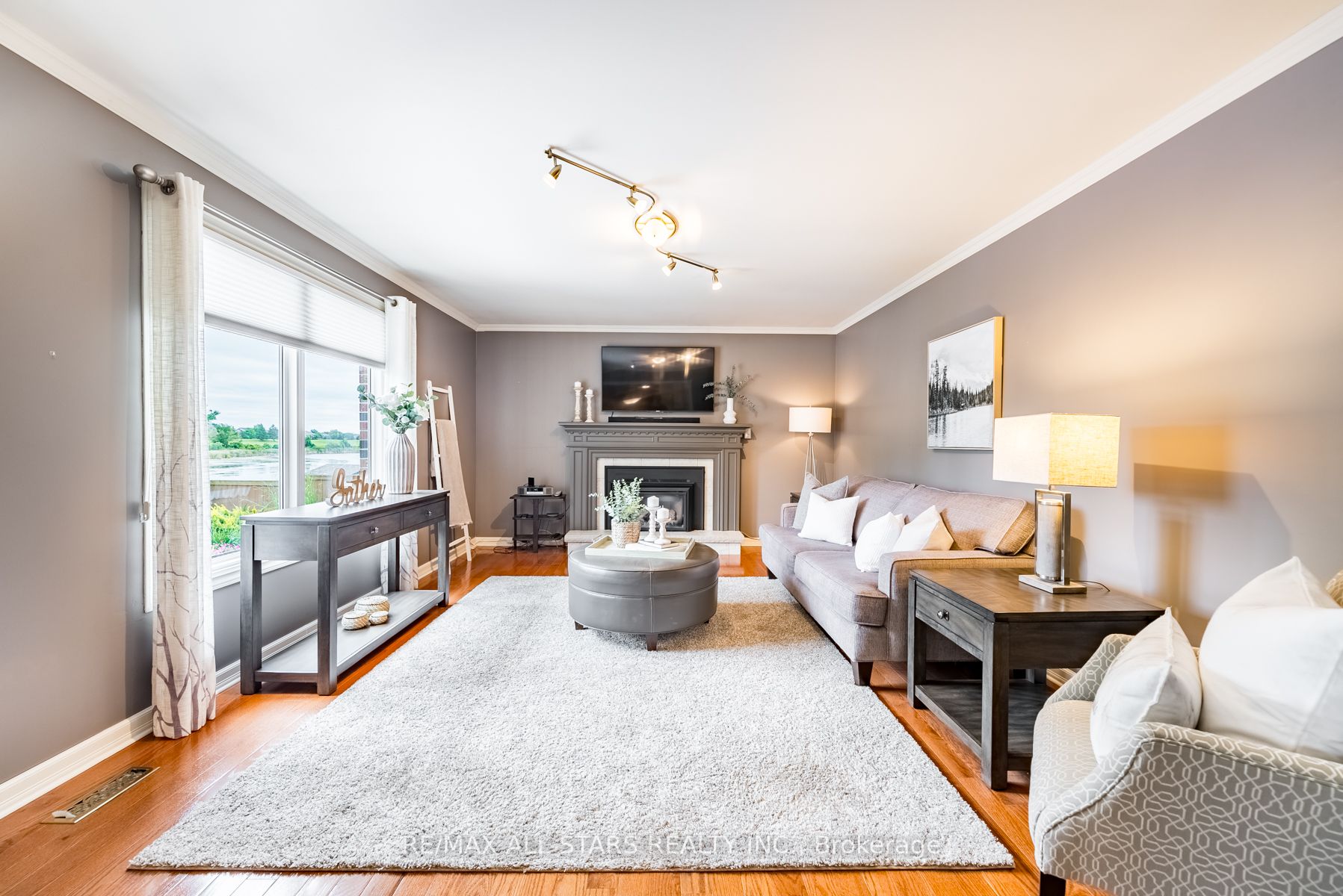 63 Robinglade Avenue