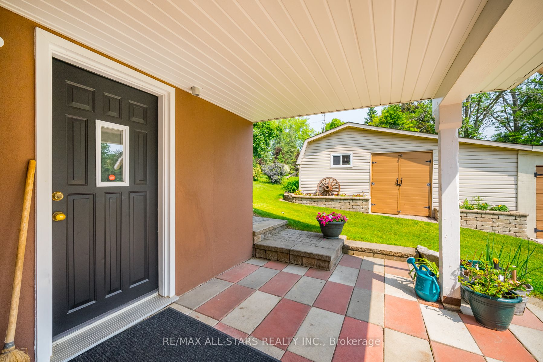 63 Robinglade Avenue