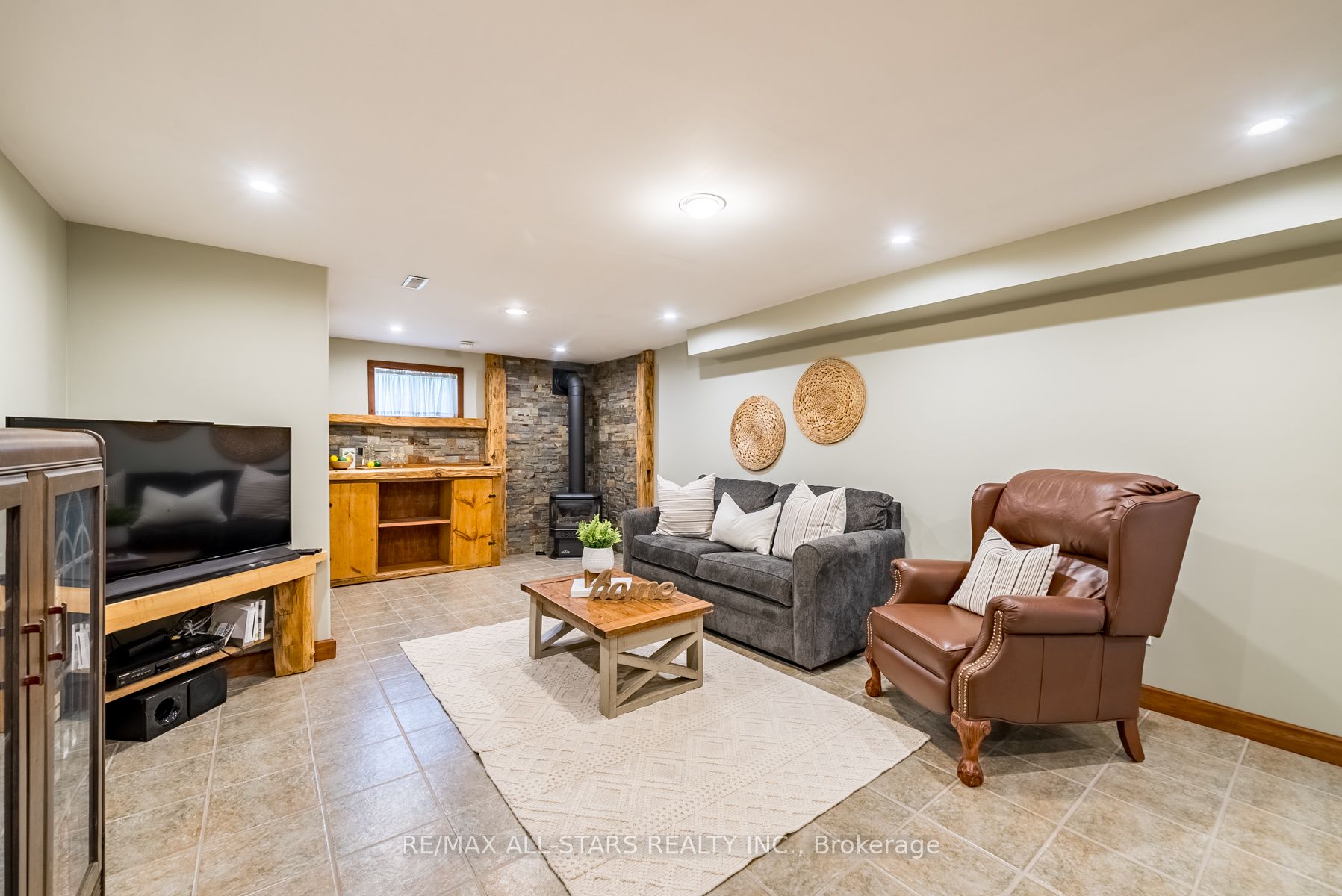 63 Robinglade Avenue