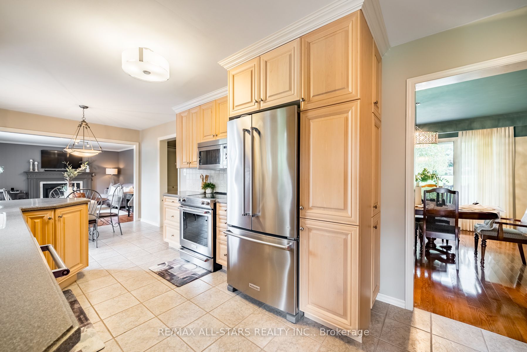 63 Robinglade Avenue