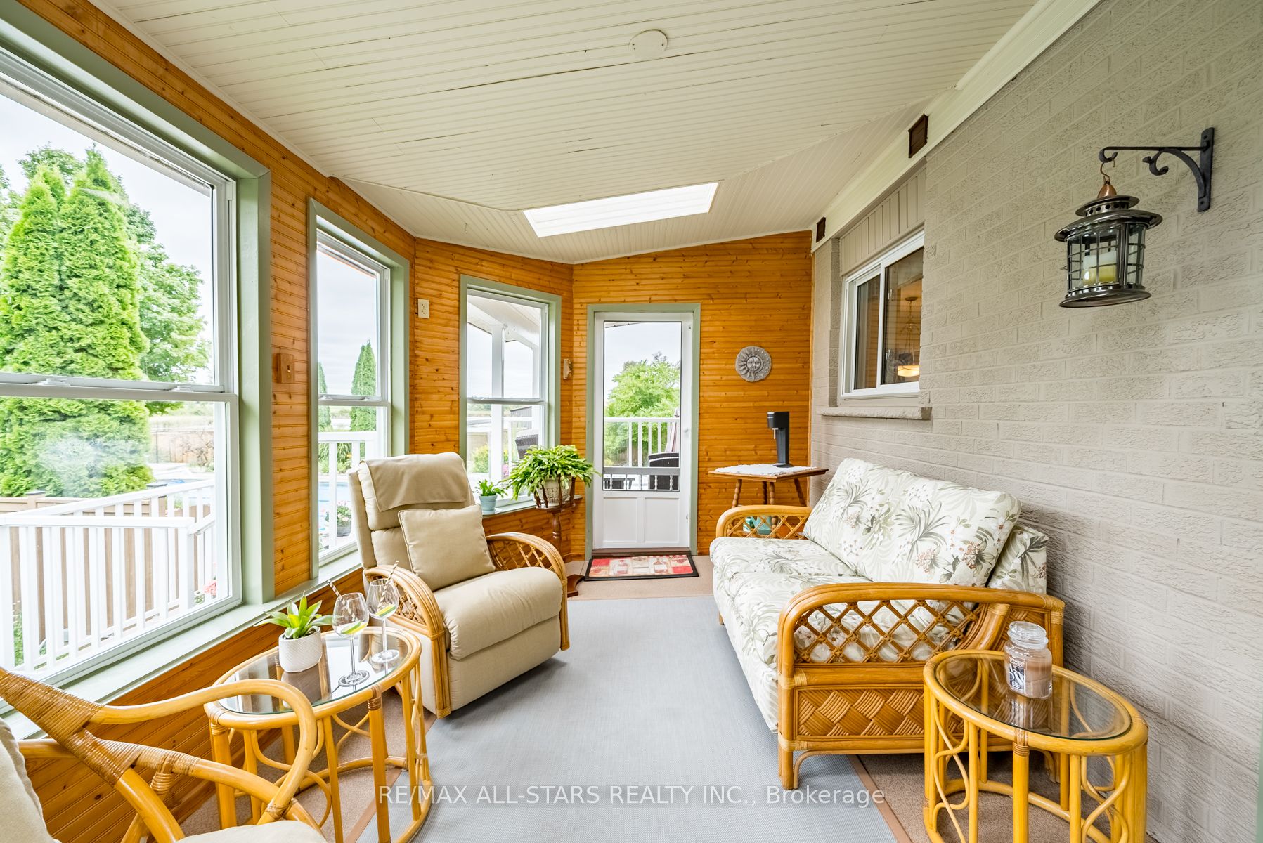 63 Robinglade Avenue